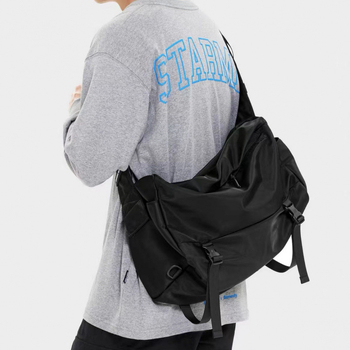 Unisex PU crossbody torba za sport i putovanja, prozračna podstava od najlona, jednobojni uzorak.