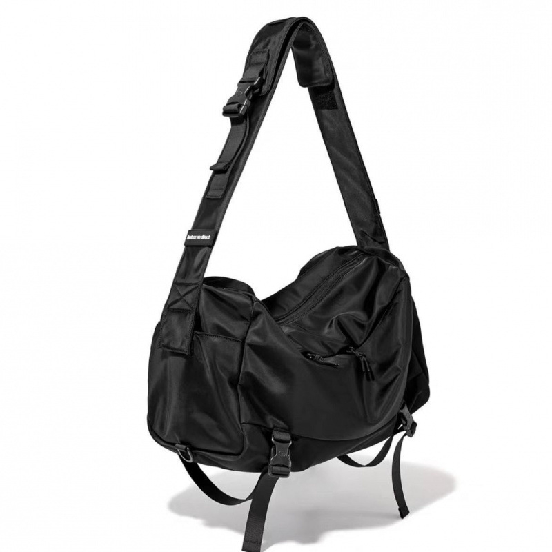 Unisex PU crossbody torba za sport i putovanja, prozračna podstava od najlona, jednobojni uzorak.