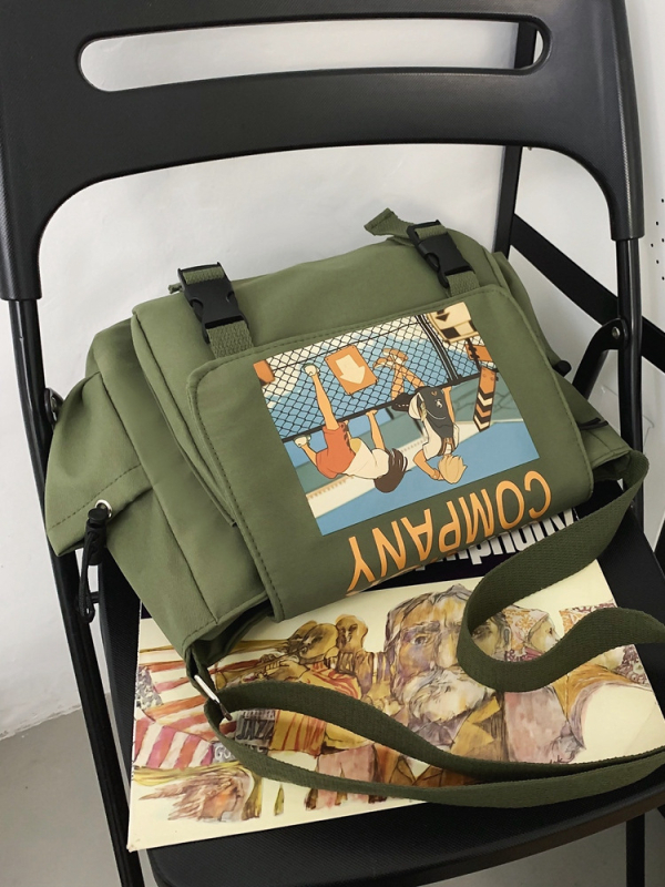 Torba crossbody uličnog stila s Oxford materijalom, envelope stil, unutarnja podstava od najlona, horizontalni kvadratni oblik, zatvaranje poklopcem, jedna naramenica, džepovi za telefon i dokumente, laminirani džep s patentnim zatvaračem, unutarnji mezzan