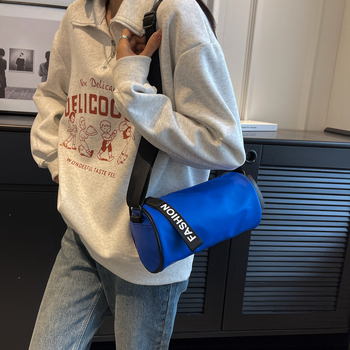 Cilindrična crossbody torba od Oxford platna sa zatvaračem, džep za telefon, poliester podstava, s jednim remenom
