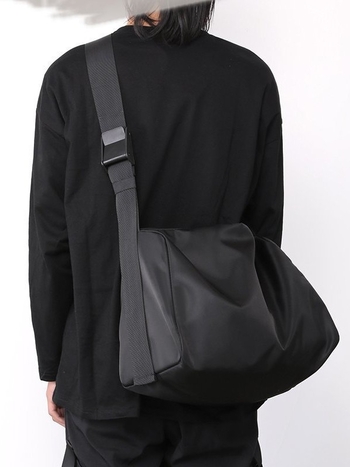 Muška crossbody torba — ulični stil, najlon, vodootporna, ultra lagana, podstava od poliestera