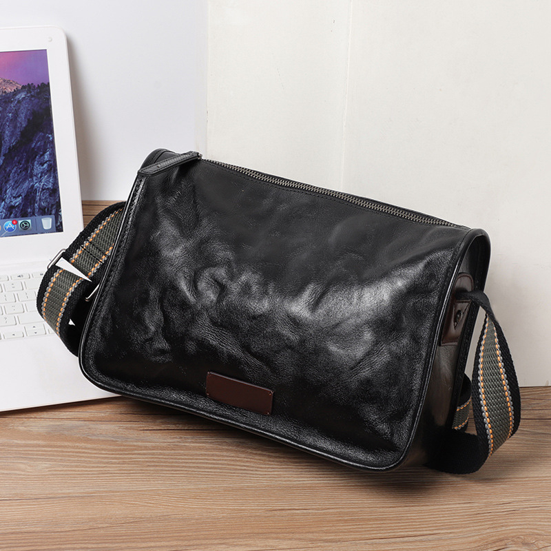 Muška crossbody torba od kože iz vršnog sloja, gradski stil, prozračna, jednobojna, podstava od poliestera