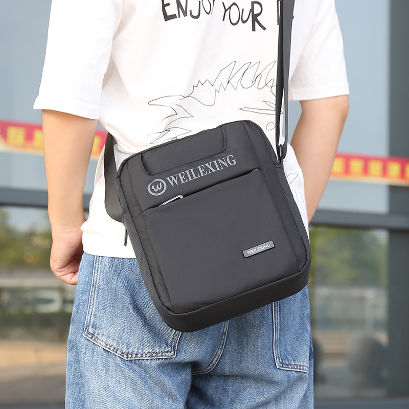 Muška crossbody torba za ramena, urbana minimalistička stil, vodootporna, Oxford tkanina, brend Wilo Star, model 903, podstava poliester