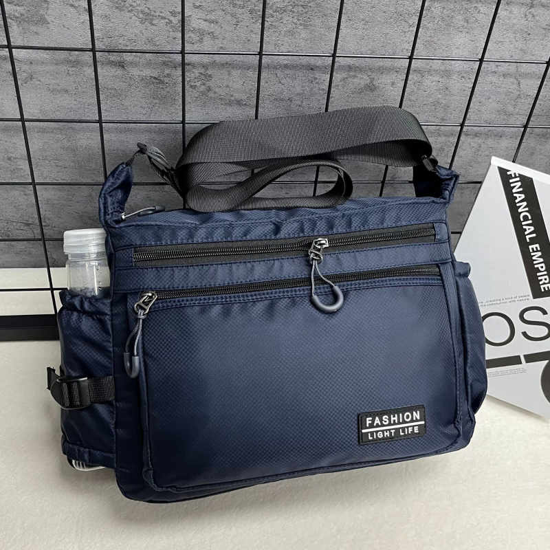 Muška crossbody torba u stilu street fashion, od najlona, vodootporna, ultra lagana i otporna na habanje, podstava od poliestera, proljeće 2025