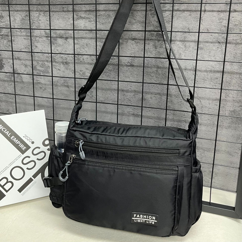 Muška crossbody torba u stilu street fashion, od najlona, vodootporna, ultra lagana i otporna na habanje, podstava od poliestera, proljeće 2025