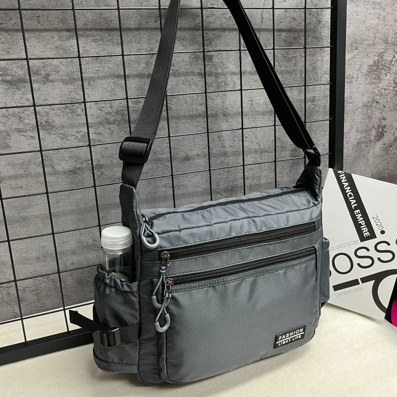 Muška crossbody torba u stilu street fashion, od najlona, vodootporna, ultra lagana i otporna na habanje, podstava od poliestera, proljeće 2025