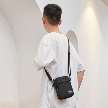 Muška crossbody torba — PU koža, džep za 8-inčni tablet, podstava od poliestera, pogodna za slobodno vrijeme putovanja