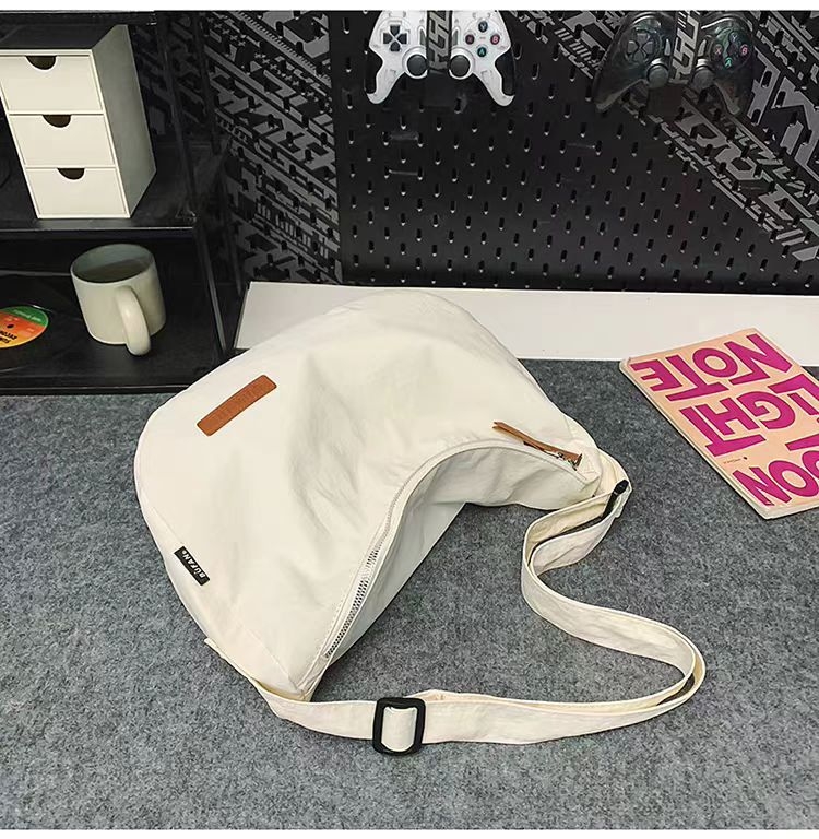 Férfi keresztpántos oldaltáska szabadidős utazásokhoz, nejlon, kopásálló, poliészter bélés