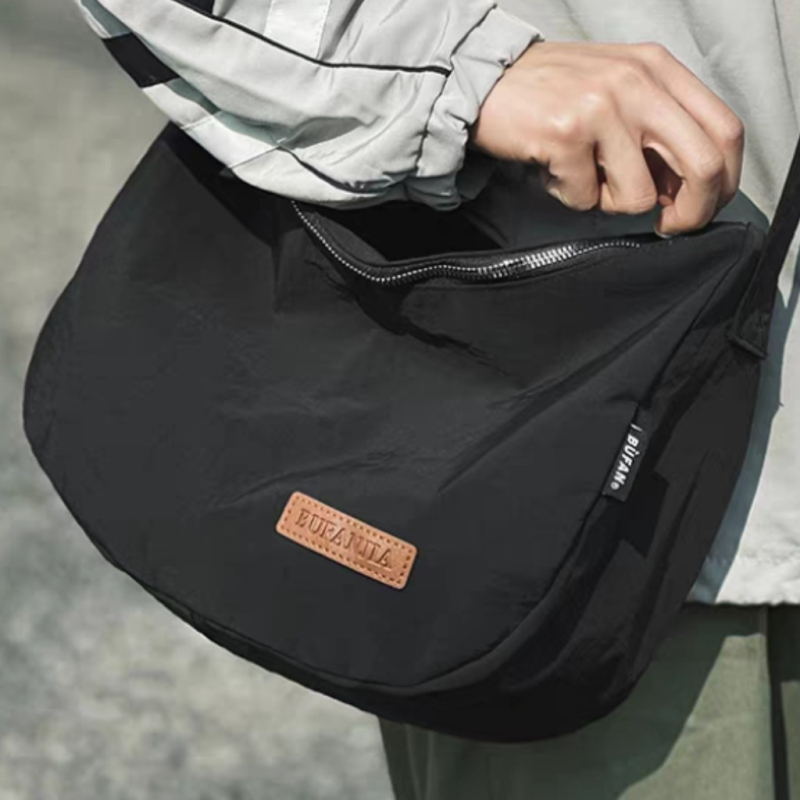 Férfi keresztpántos oldaltáska szabadidős utazásokhoz, nejlon, kopásálló, poliészter bélés