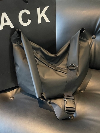 Muška crossbody torba – PU materijal, vodootporna, gradski minimalistički stil, podstava od poliestera, za rekreacijska putovanja