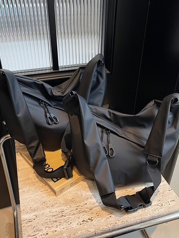 Muška crossbody torba – PU materijal, vodootporna, gradski minimalistički stil, podstava od poliestera, za rekreacijska putovanja