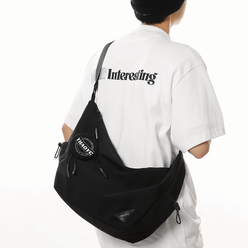 Férfi nejlon keresztpántos oldaltáska — utcai stílus, légáteresztő, 10 hüvelykes laptop rekesz, poliészter bélés