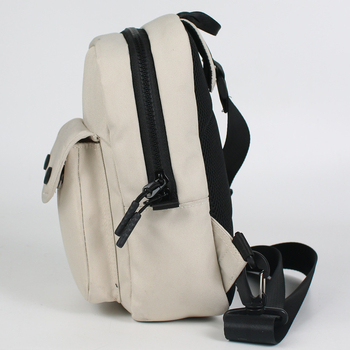 Muška crossbody torba preko ramena, urban minimalistički stil, platnena tkanina, poliester podstava, ljeto 2024