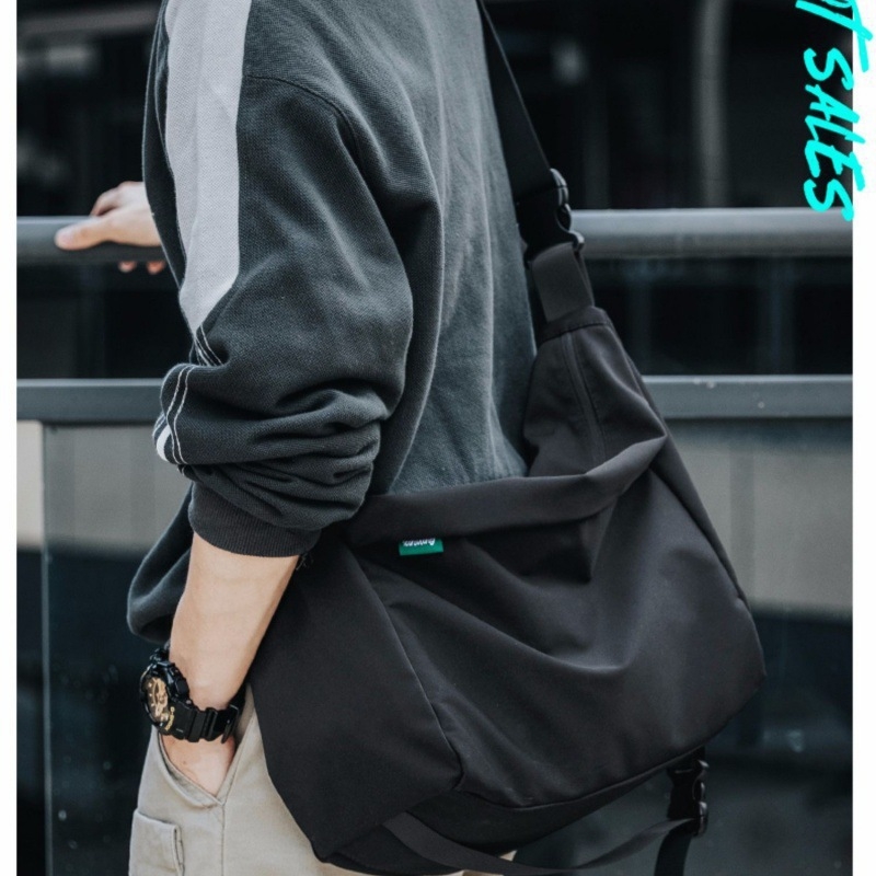 Muška crossbody torba — japanskog stila, trendi, casual (Materijal: Nylon; Podstava: Nylon; Godina/Sezona: proljeće 2023; Spol: Muškarac; Upotreba: Poslovno putovanje)