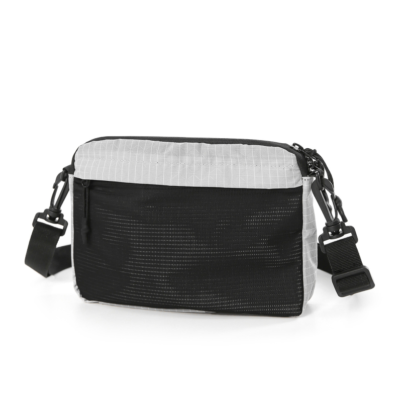 Muška crossbody torba - ultra lagana nylon, prugasti uzorak, podstava poliester, svakodnevna uporaba