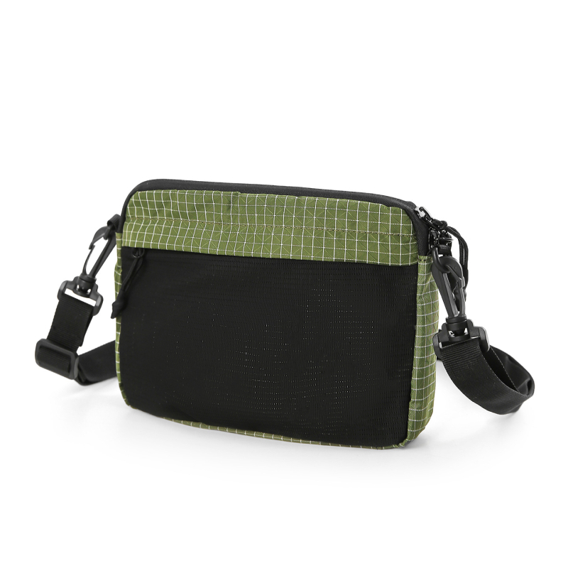 Muška crossbody torba - ultra lagana nylon, prugasti uzorak, podstava poliester, svakodnevna uporaba