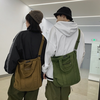 Muška platnena crossbody torba — platno, jednobojni uzorak, Canvas Crossbody Tote, Rui Camp