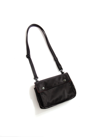Muška crossbody torba, vodootporan najlon, svakodnevna upotreba, odgovara 8-inčnom prijenosniku
