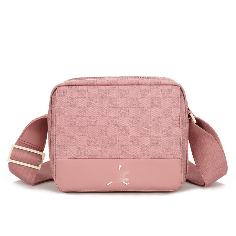 Muška PU crossbody torba – vodootporna, ultra lagana, antibakterijska; uzorak s motivom znakova; podstava poliester; može primiti 10-inčni laptop