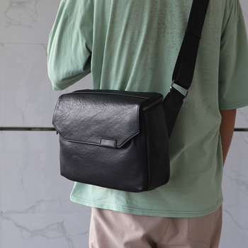 Muška kožna messenger torba, gradski minimalistički stil, koža prvog sloja, otporna na habanje, podstava od poliestera i pamuka
