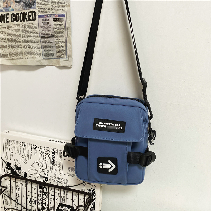Muška crossbody torba s uličnim stilom, najlon materijal, geometrijski uzorak, podstava od poliestera, otpornost na habanje