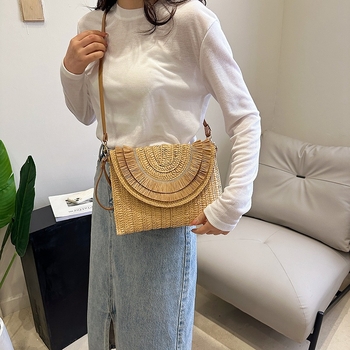 Geantă clutch din pai, cu capac, stil urban, formă orizontală pătrată