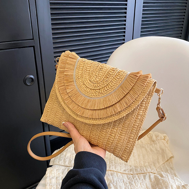 Geantă clutch din pai, cu capac, stil urban, formă orizontală pătrată