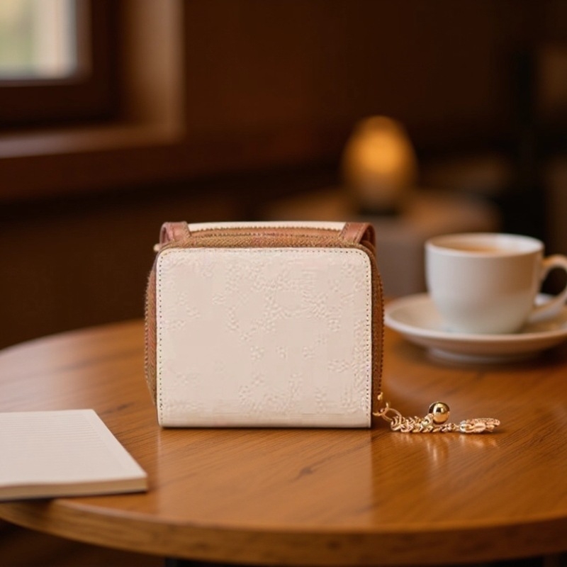 Γυναικείος διπλωτός πορτοφόλι από PU δέρμα, αστική λιτή σχεδίαση, επένδυση από συνθετικό δέρμα, Άνοιξη 2025, διευρυμένη χωρητικότητα