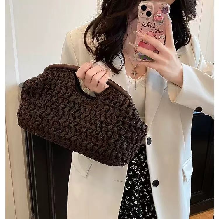 Slamnata clutch torba za plažu i putovanja — urbani minimalistički stil, proljeće 2025, podstava poliester