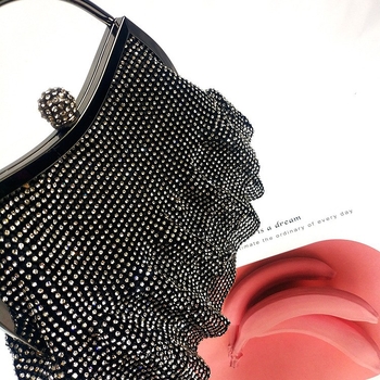 Ženska večernja clutch torbica od metala, ukrašena dijamantima, oblik školjke, zatvaranje kopčom, unutarnje džepove za telefon i kameru