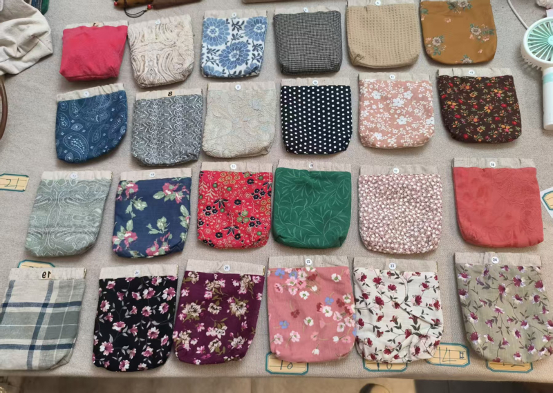 Lanena mini torbica s cvjetnim uzorkom, unisex, podstavljena pamukom, za novčiće, ključeve i kartice