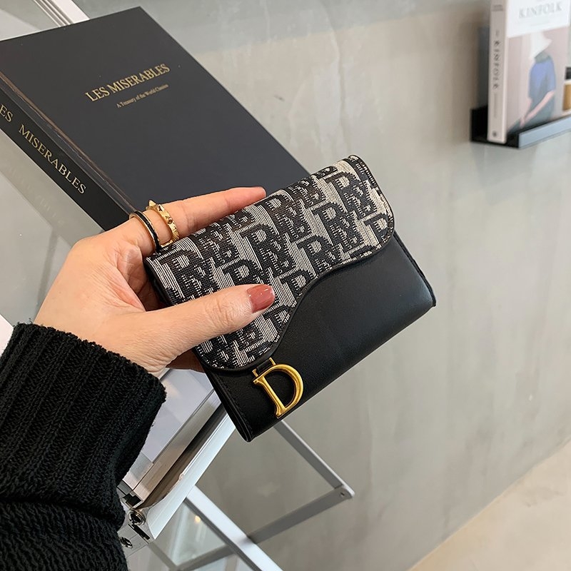 Ženski novčanik za kartice s tiskom slova, PU koža, klips za novčanice, pretinci za ID i kartice, otvaranje s poklopcem, horizontalno kvadratni oblik