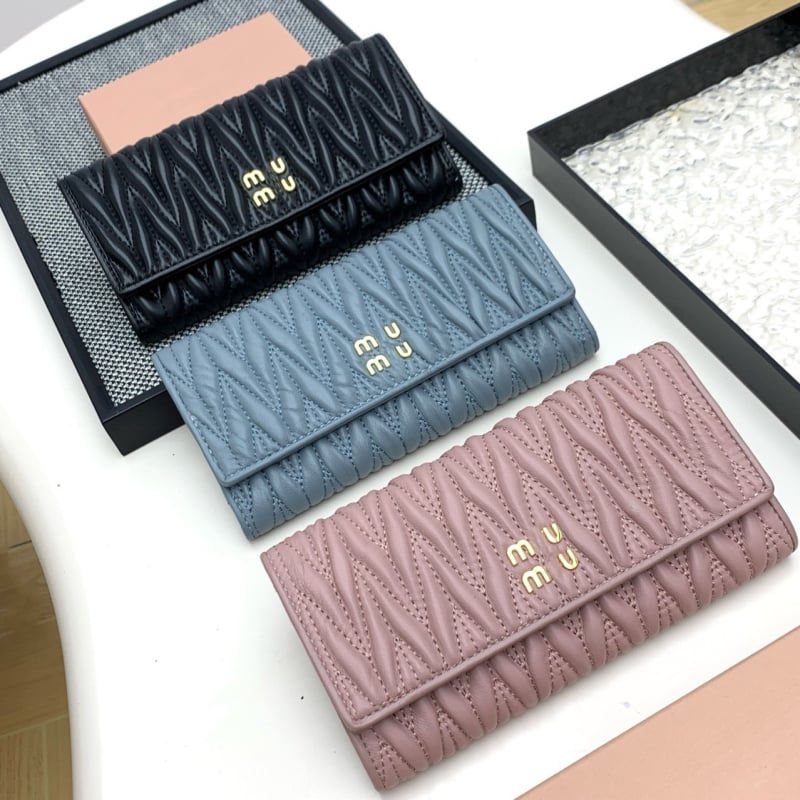 Γυναικείο πορτοφόλι από γνήσιο δέρμα με πλισέ σχέδιο και διπλωτό σχεδιασμό, υφή μαλλιού προβάτων, μεγάλος χώρος για πολλές κάρτες, φρέσκο και γλυκό στυλ.