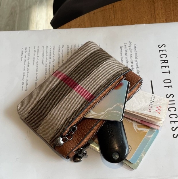 Πορτοφόλι κερμάτων από μαλακό βοδινό δέρμα, με ριγέ σχέδιο, διπλής κατεύθυνσης φερμουάρ, μεγάλη χωρητικότητα, επένδυση πολυεστέρα