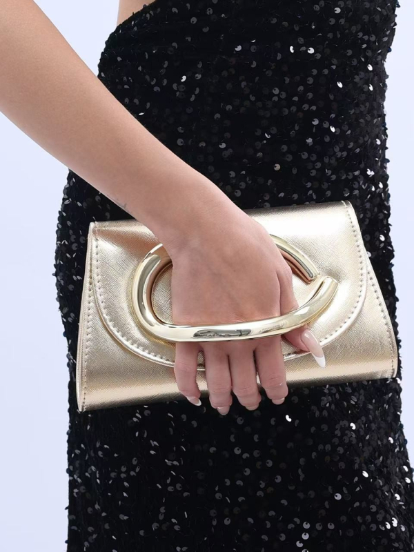 PU box clutch torba, vodoravni kvadratni oblik, magnetsko zatvaranje, podstava od poliestera, pretinac za ID, ljeto 2025