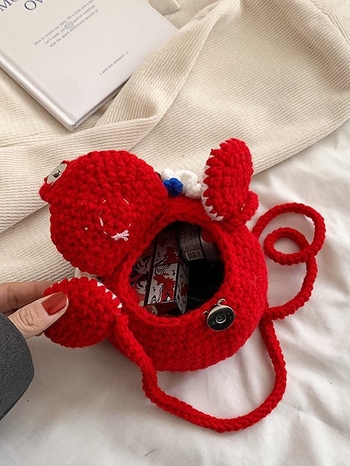 Pamučna pletena cilindrična crossbody torbica sa zatvaranjem šnuru, mini novčanik s motivom lutke