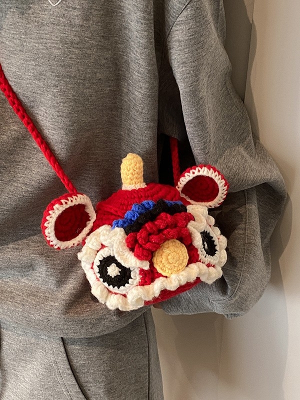 Pamučna pletena cilindrična crossbody torbica sa zatvaranjem šnuru, mini novčanik s motivom lutke