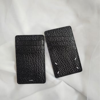 PYC УНИСЕКС вертикален портфейл за карти — кожа от първи слой, четирипрътен шев, принт с букви