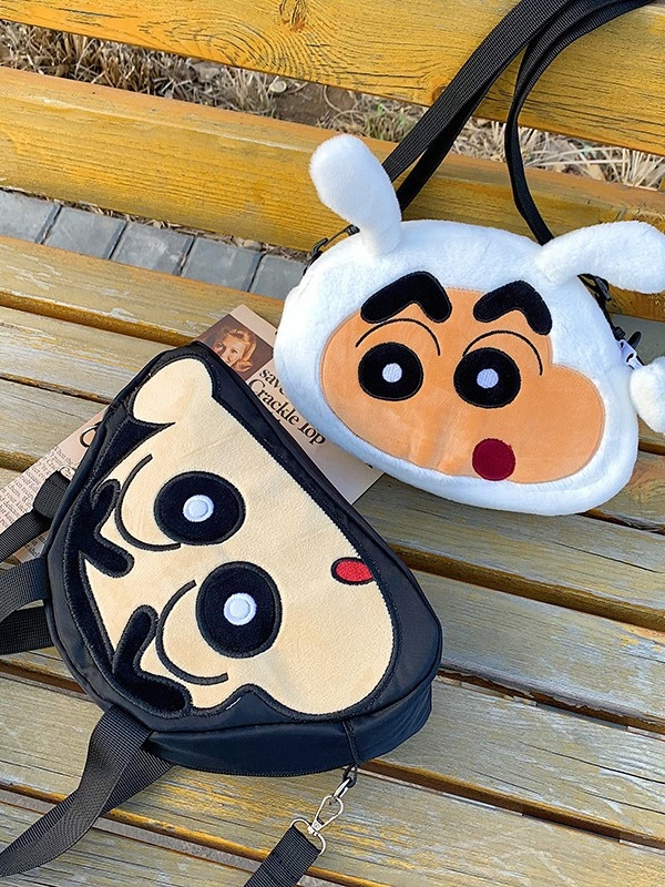 Plušasti crossbody novčanik sa Shin-chan likom — najlon materijal, ovalni oblik, zatvarač, džep za mobitel, jednostruki remen