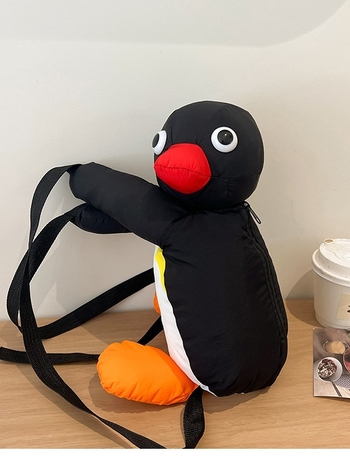 Crossbody torba od pliša, okruglog oblika, zatvarač na zip, pretinac za mobitel, podstava od poliester