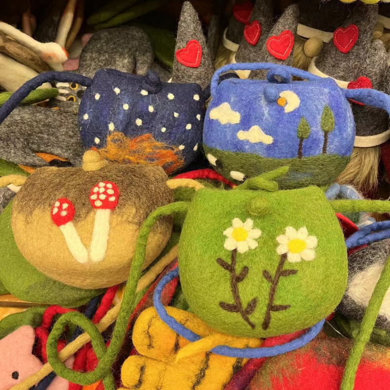 Geantă mică din fetru, în stil bucket bag, pentru utilizare zilnică, design proaspăt și drăguț, sezon iarnă 2023