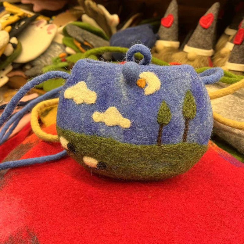 Geantă mică din fetru, în stil bucket bag, pentru utilizare zilnică, design proaspăt și drăguț, sezon iarnă 2023