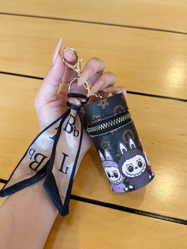 Labubu portofel pentru monede cu pandantiv – geantă mică multifuncțională, formă cilindrică desen animat, PVC, model Presbiopie, stil street, unisex, fără căptușeală