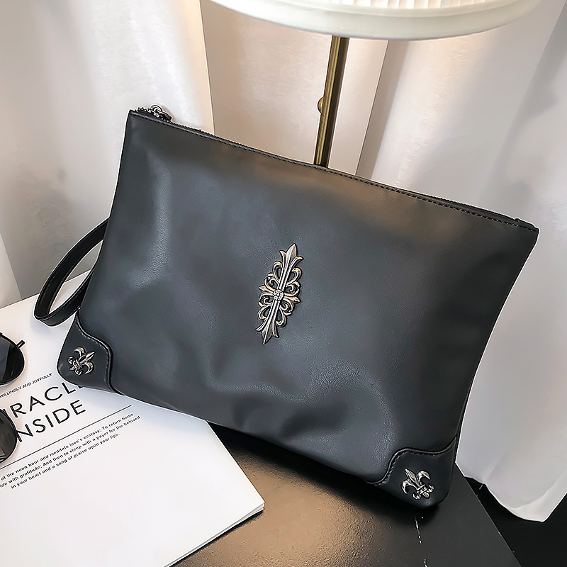Muški PU clutch s rivet detaljima, lagan i izdržljiv, pogodan za 10-inčni prijenosnik, poliester podstava