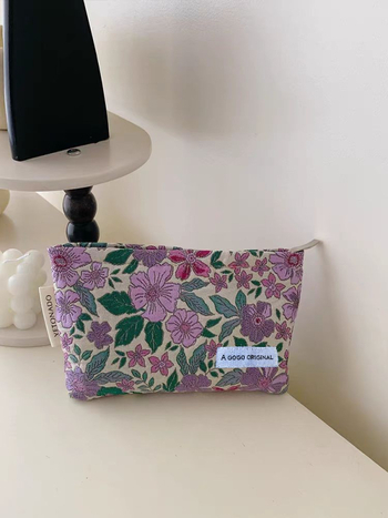 Kozmetikai táska jacquard anyagból, virágos mintával, nylon bélés, ultra könnyű és kopásálló, 2025 tavasza