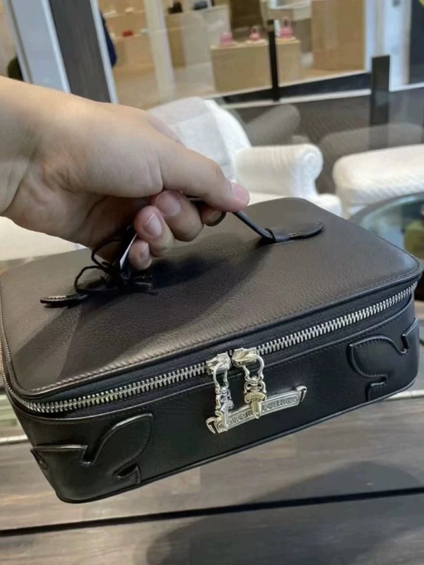 Τσαντάκι μακιγιάζ από γνήσιο δέρμα, με μεγάλο χώρο, φορητό, τετράγωνη θήκη αποθήκευσης κοσμημάτων και ρολογιών. Υλικό: γνήσιο δέρμα; Εσωτερικό: πολυεστέρας; Δέρμα δεύτερου στρώματος; Σχήμα: τετράγωνο.