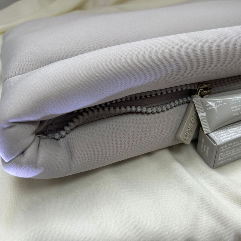 Kozmetička torbica od platna, gradski minimalistički stil, ultra lagana, unisex, proljeće 2024