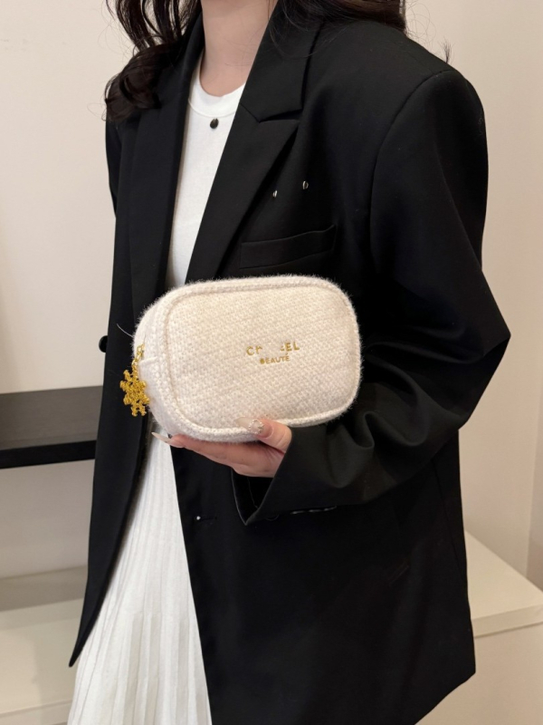 Козметична квадратна чантичка, плюшена материя, едноцветен дизайн, подплата от плюш, дишаща, за жени