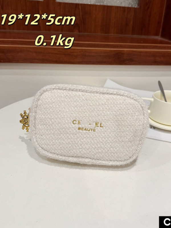 Козметична квадратна чантичка, плюшена материя, едноцветен дизайн, подплата от плюш, дишаща, за жени