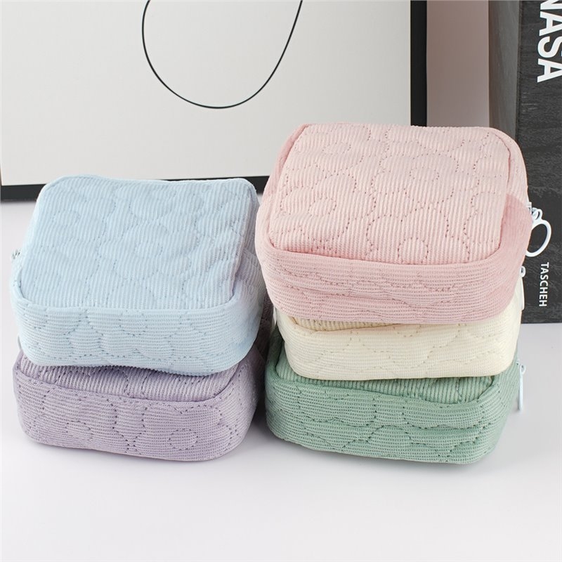 Τσαντάκι καλλυντικών και περιόδου με φλοράλ quilted corduroy σχεδίαση, φορητό και με μεγάλο χώρο για οικιακή αποθήκευση — Πολυεστέρας; Μοντέλο: Λουλούδια; Αντιβακτηριακή λειτουργία; Για γυναίκες.